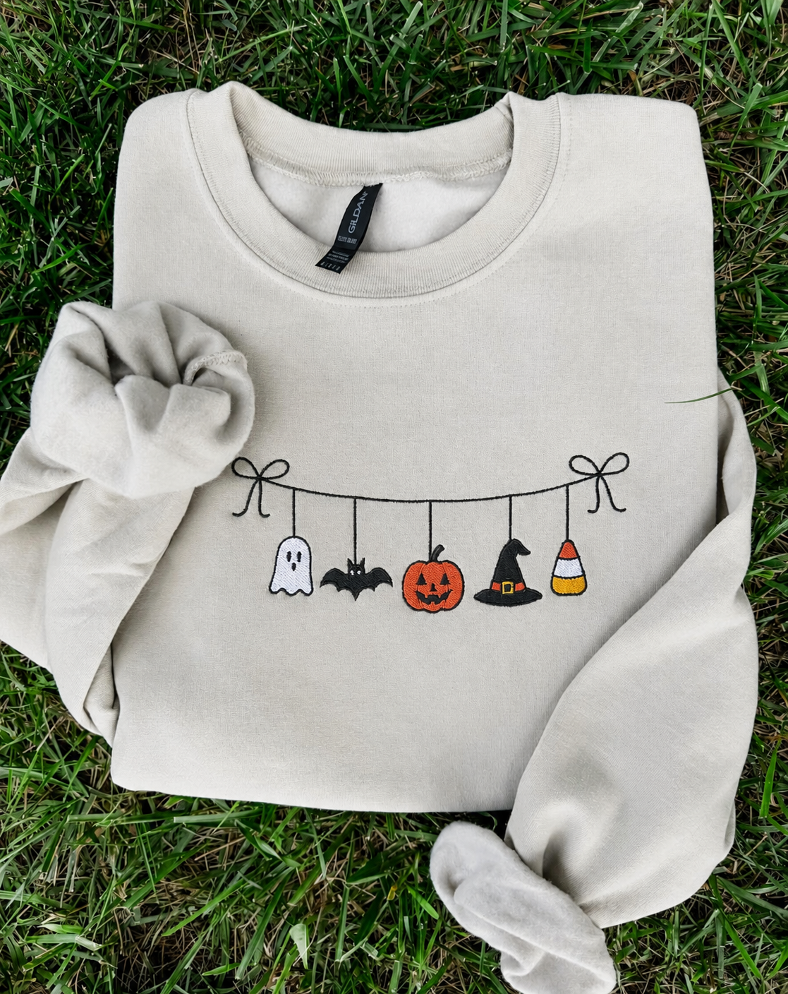 Top Notch Sand Haunted Halloween Embroidered Sweatshirt
