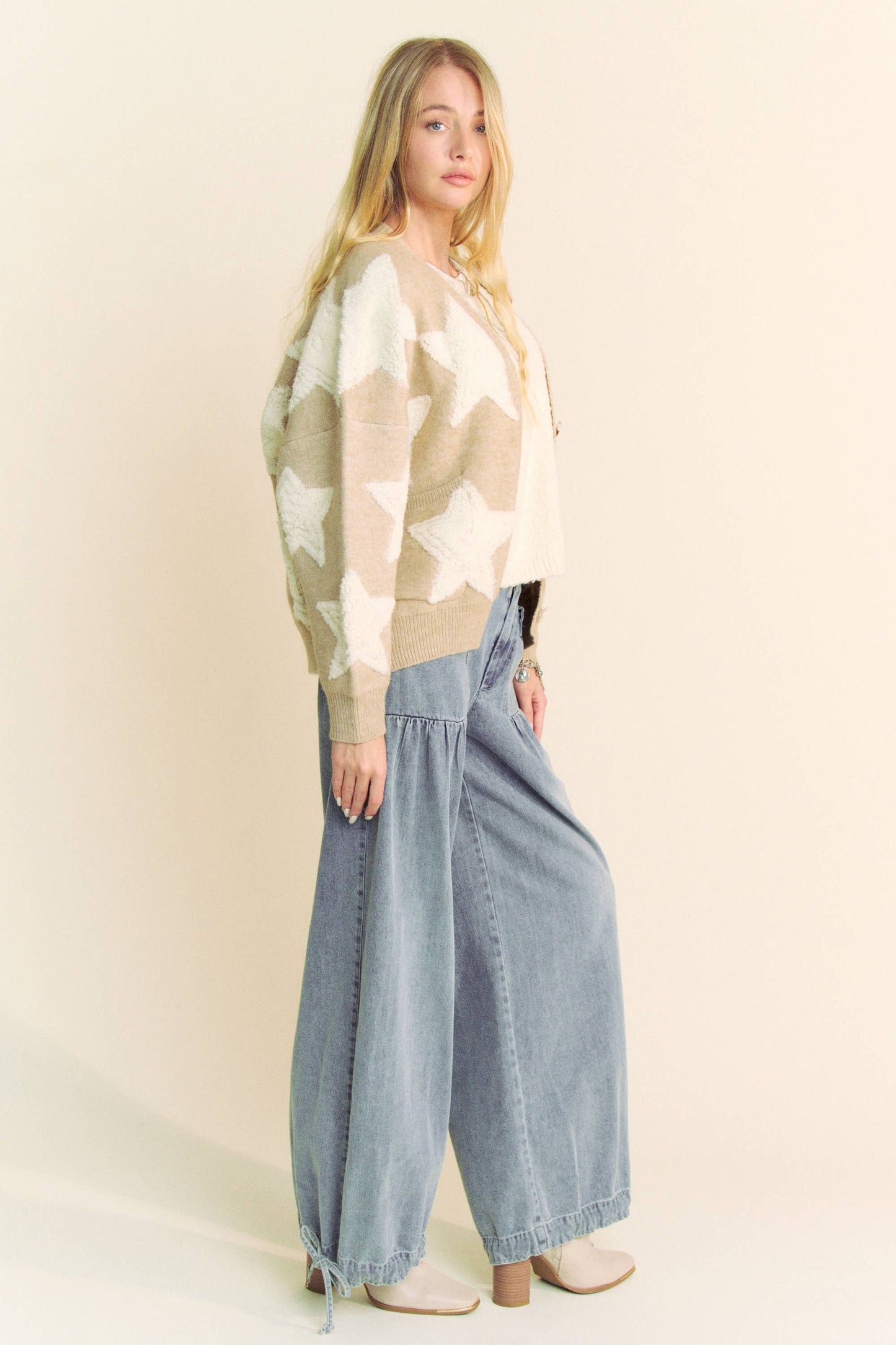 FUZZY KNIT STAR LOOSE FIT BUTTON DOWN CARDIGAN