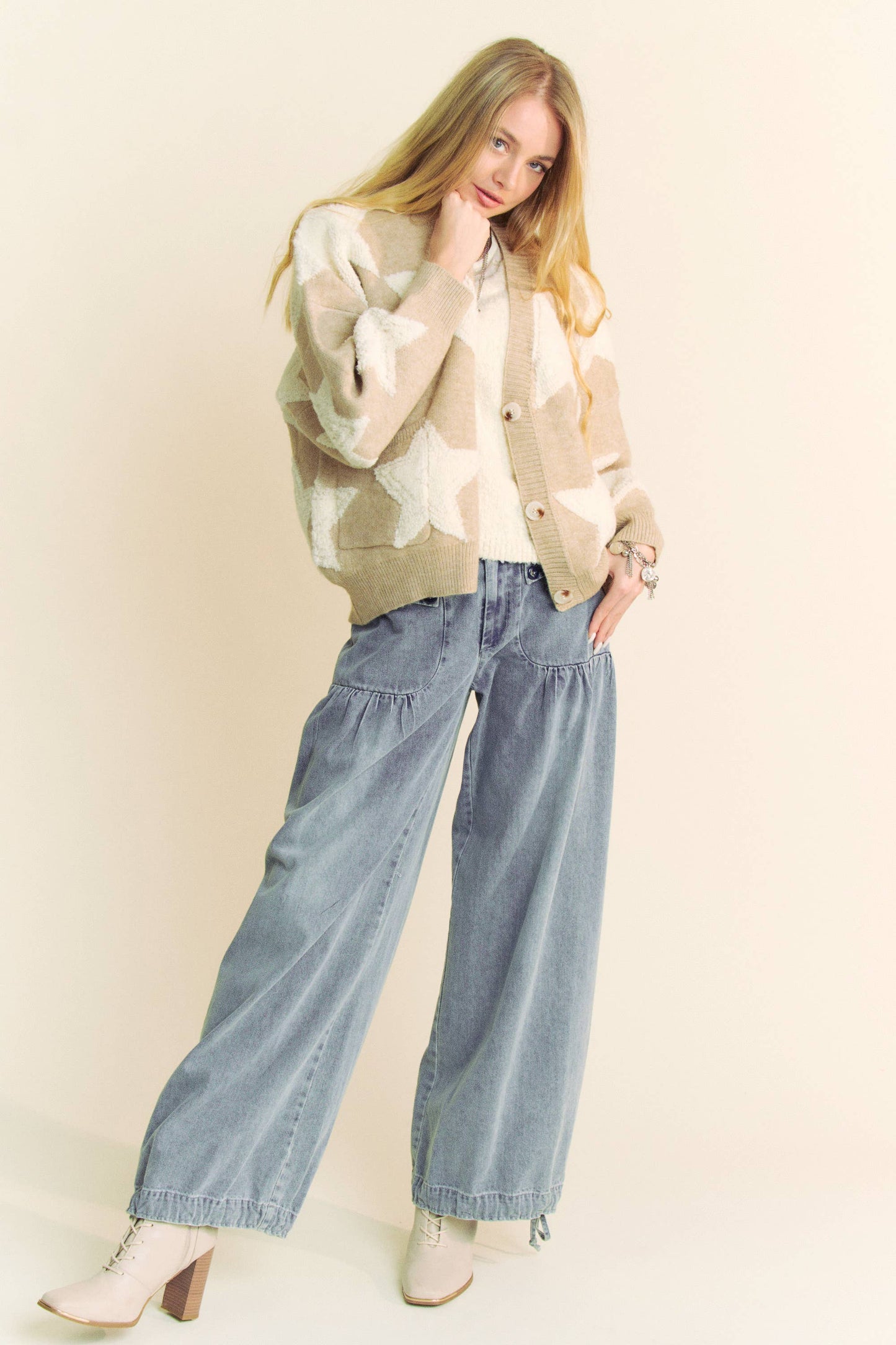 FUZZY KNIT STAR LOOSE FIT BUTTON DOWN CARDIGAN