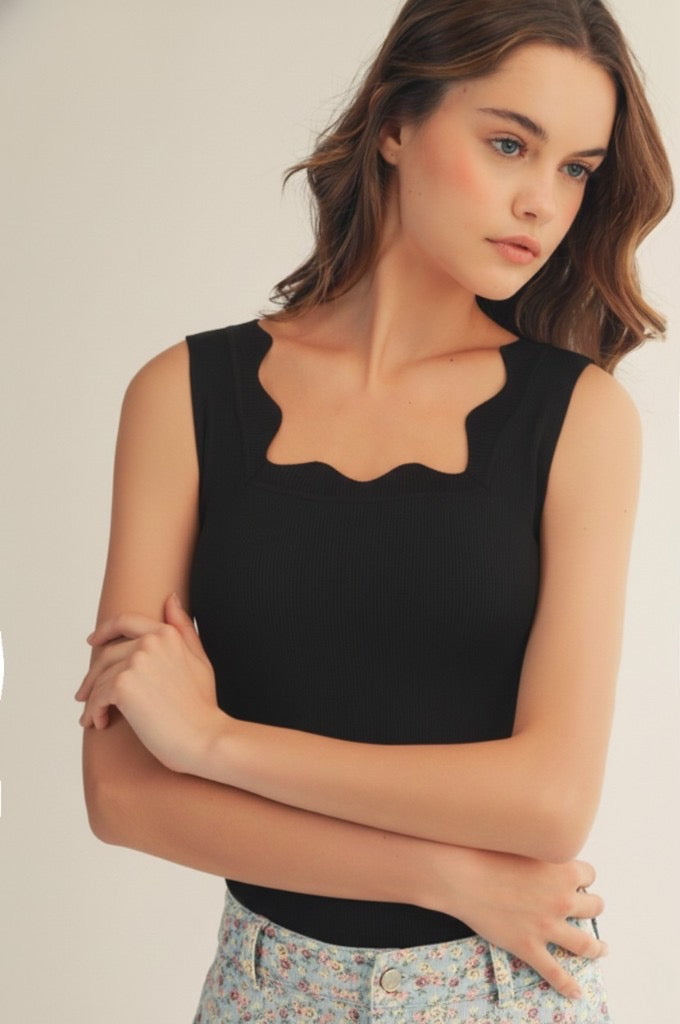 LuvLuv Scallop Top Black