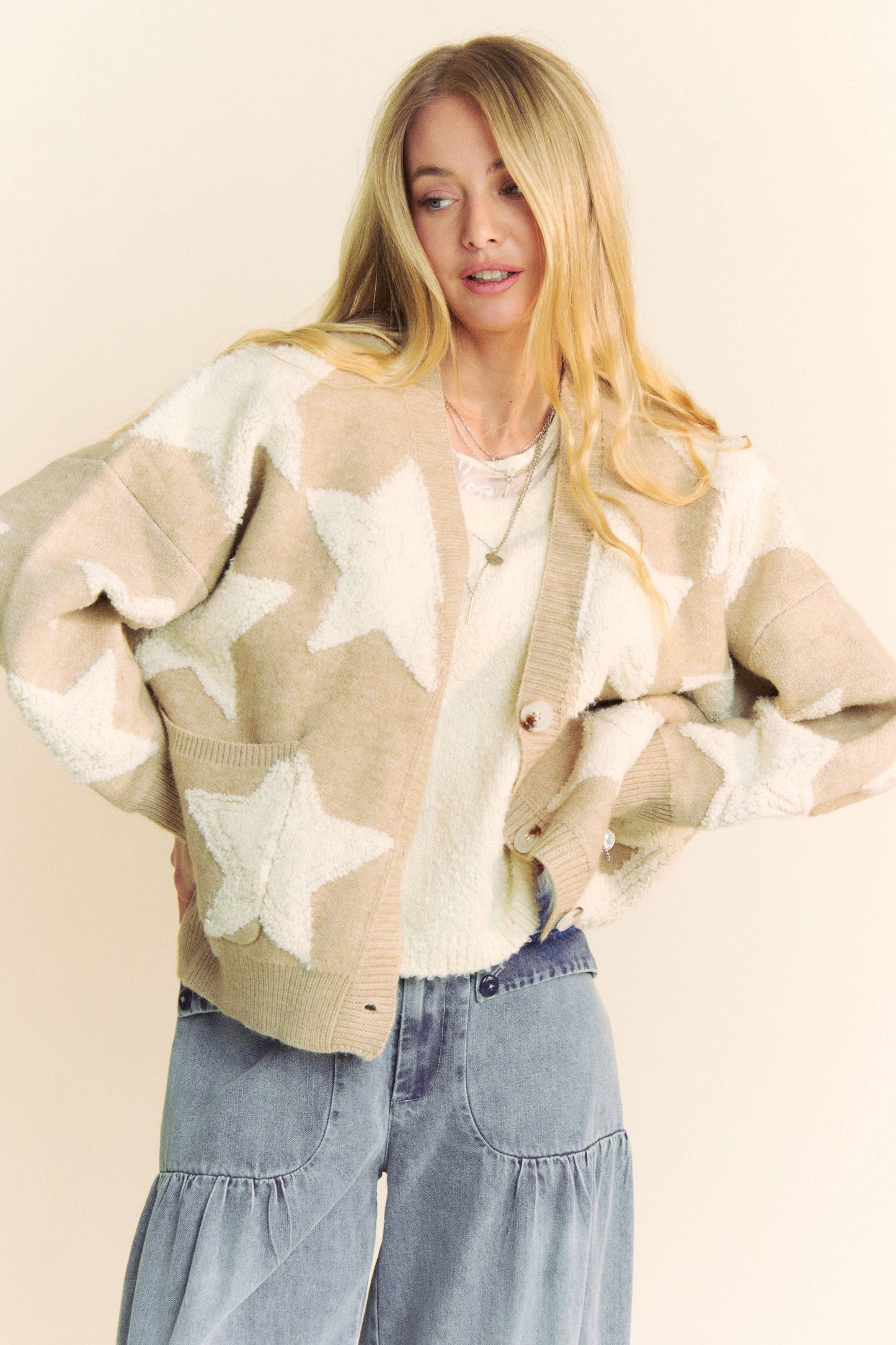 FUZZY KNIT STAR LOOSE FIT BUTTON DOWN CARDIGAN